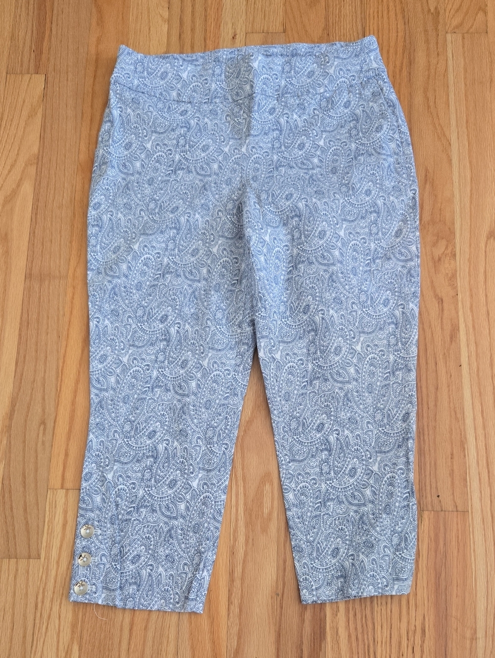 Van Heusen Size 12 Light Blue Paisley Crop Pants